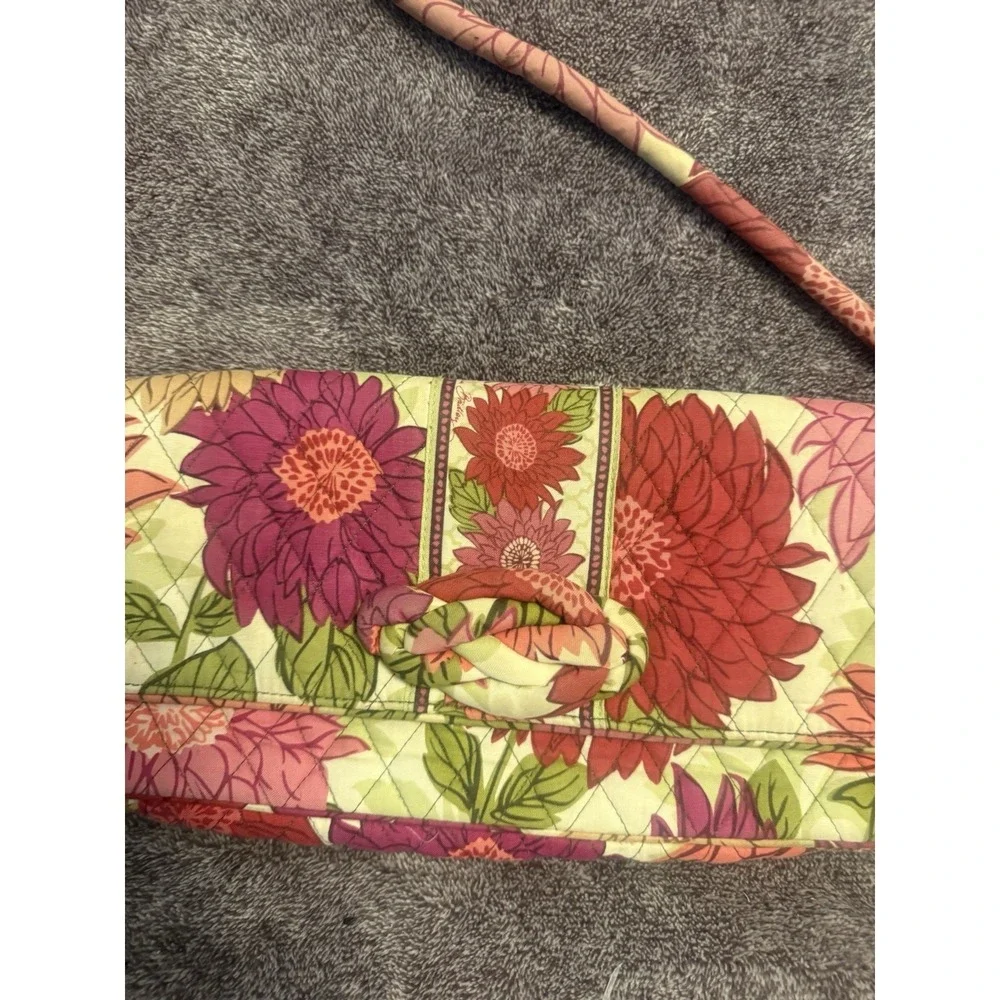Vera Bradley Knot Just a Clutch Hello Dahlia Purse Handbag Shoulder Bag W/wallet